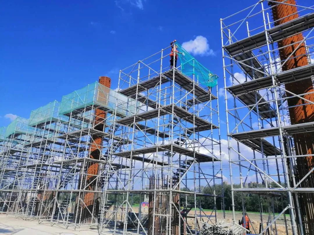 盤扣式腳手架相比傳統(tǒng)式腳手架有哪些優(yōu)勢(shì)?(圖1) 盤扣式腳手架相比傳統(tǒng)式腳手架有哪些優(yōu)勢(shì)?(圖1)